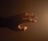 Toccarsi le dita delle mani: significato psicologico